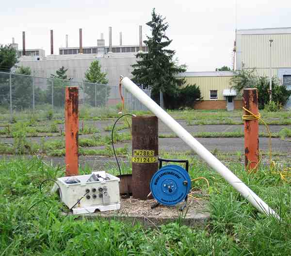 Equipment for conducting a slug test with solid (mechanical) slug